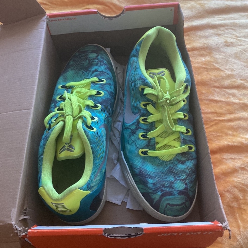 Kobe IX EM